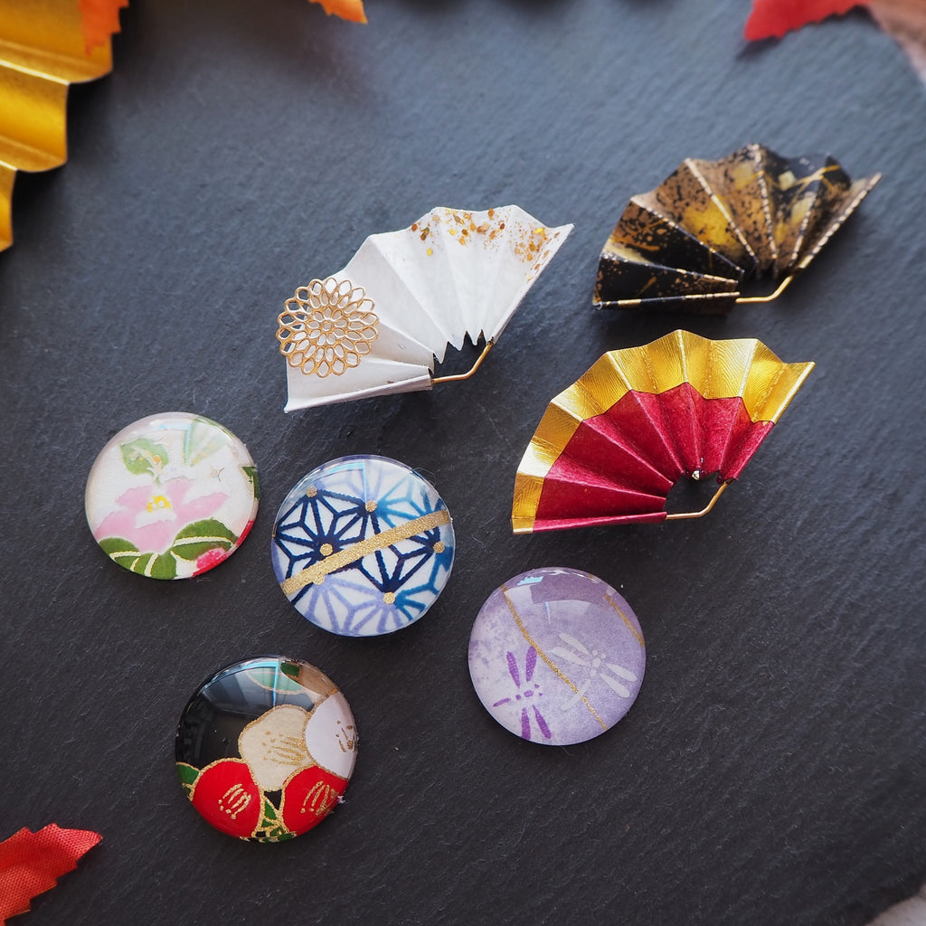 新作 式典・祝いの席に縁起の良い扇子の帯留め – 伝統和紙の扇屋本家