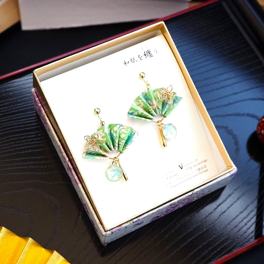 紗　- Saya -　三段もみじ（緑・流線）