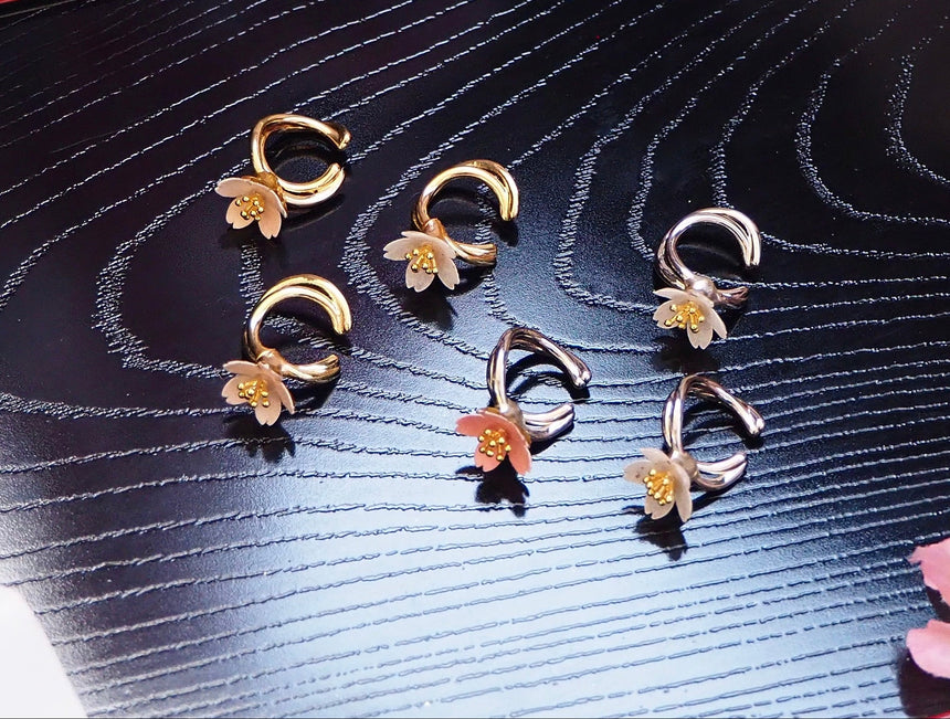 福咲和紙の桜イヤーカフ