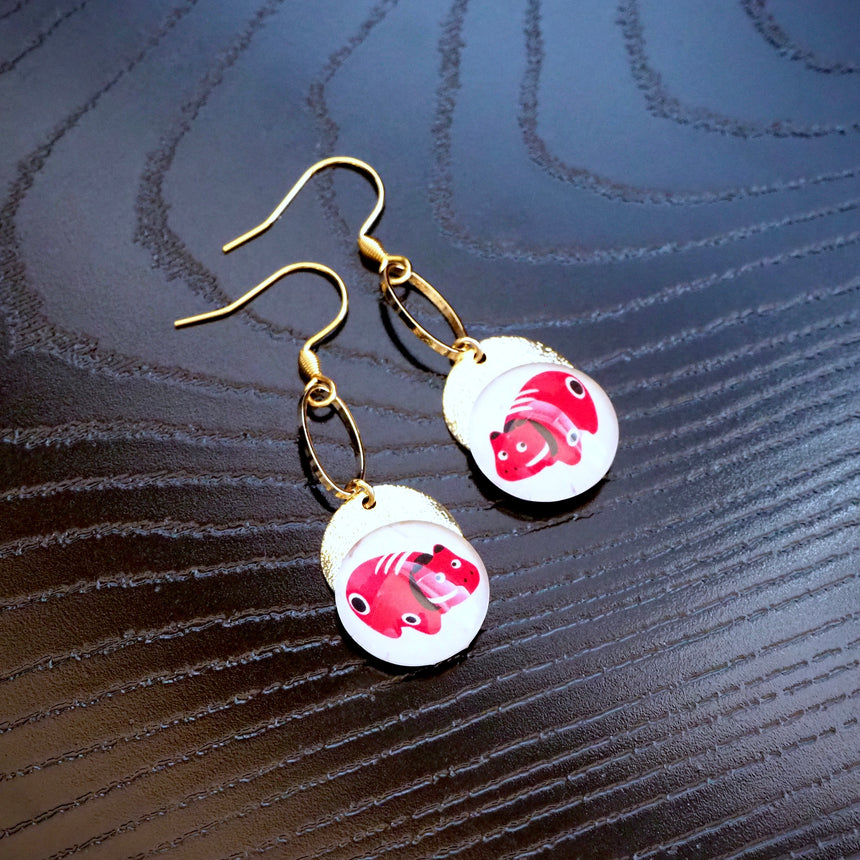 福べこ　- 縁起物赤べこモチーフ -　ﾋﾟｱｽ・ｲﾔﾘﾝｸﾞ